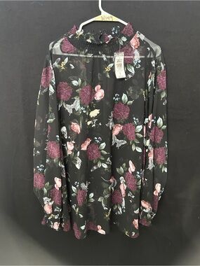 Women’s Torrid Dark Floral Chiffon Blouse Size 4X New With Tags